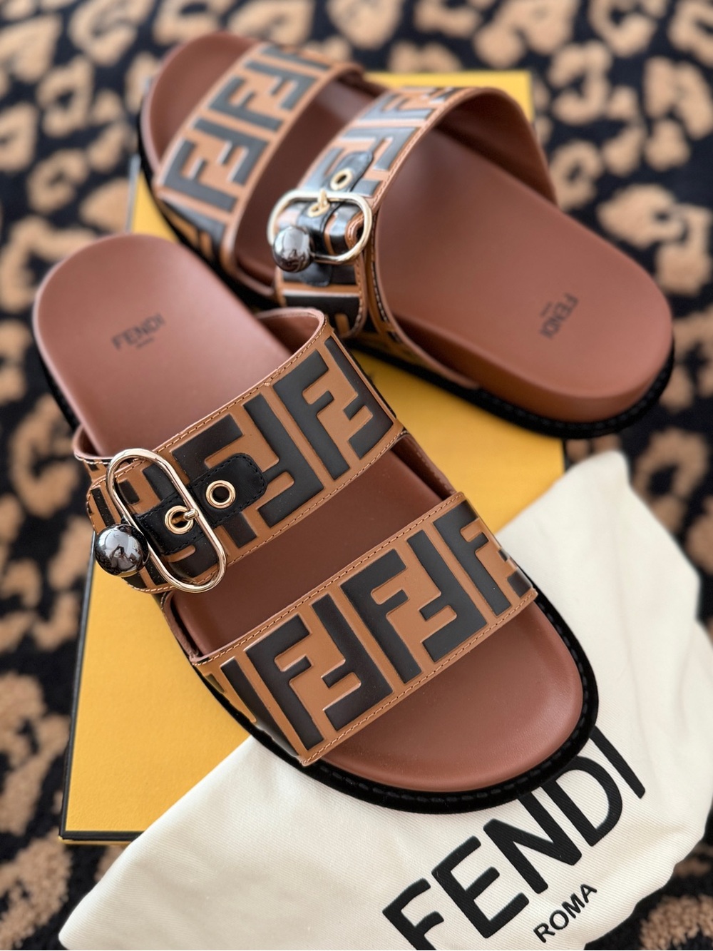 NWT FENDI Pearland Zucca FF Logo Leather Slide Sandals Brown Size EU 39